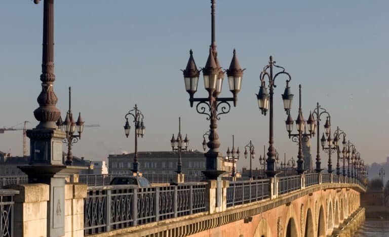 pont de pierre de bordeaux